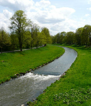 File:Roter Main (Bayreuth).JPG