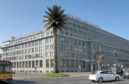 Plik:Charles de Gaulle Roundabout in Warsaw 2012.JPG